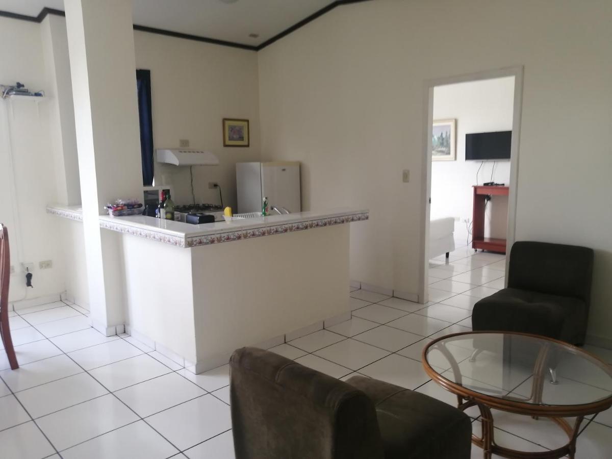 Hotel Villa Serena San Benito 圣萨尔瓦多 外观 照片