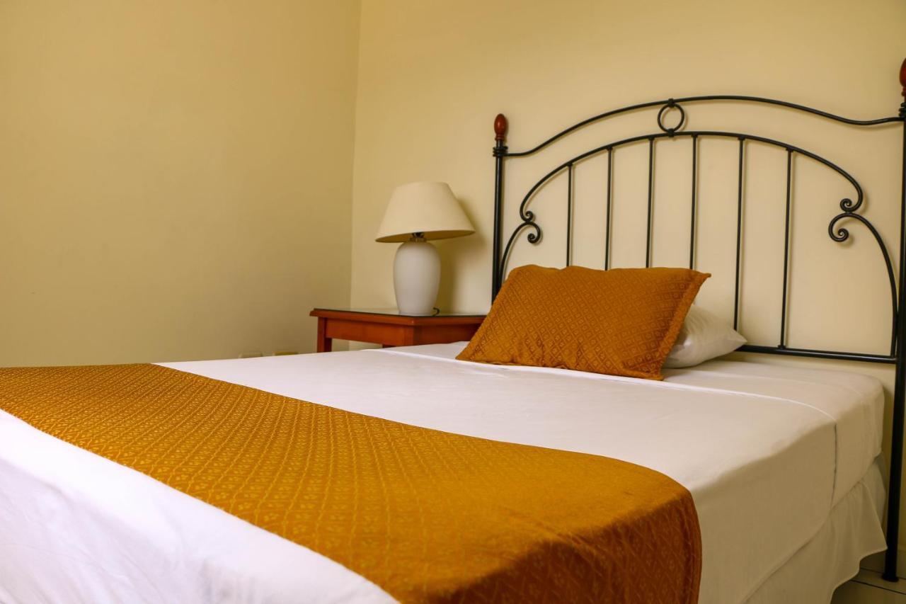 Hotel Villa Serena San Benito 圣萨尔瓦多 外观 照片