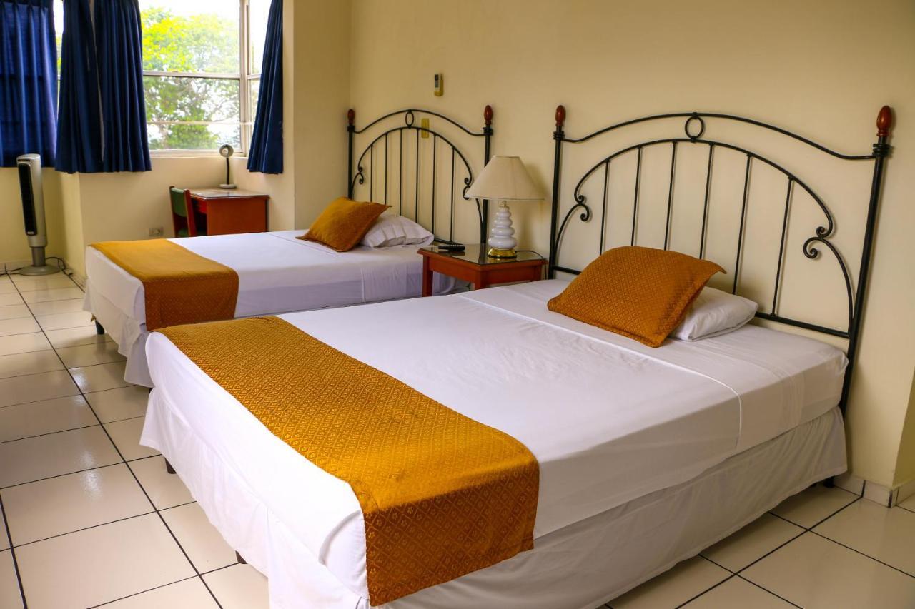 Hotel Villa Serena San Benito 圣萨尔瓦多 外观 照片