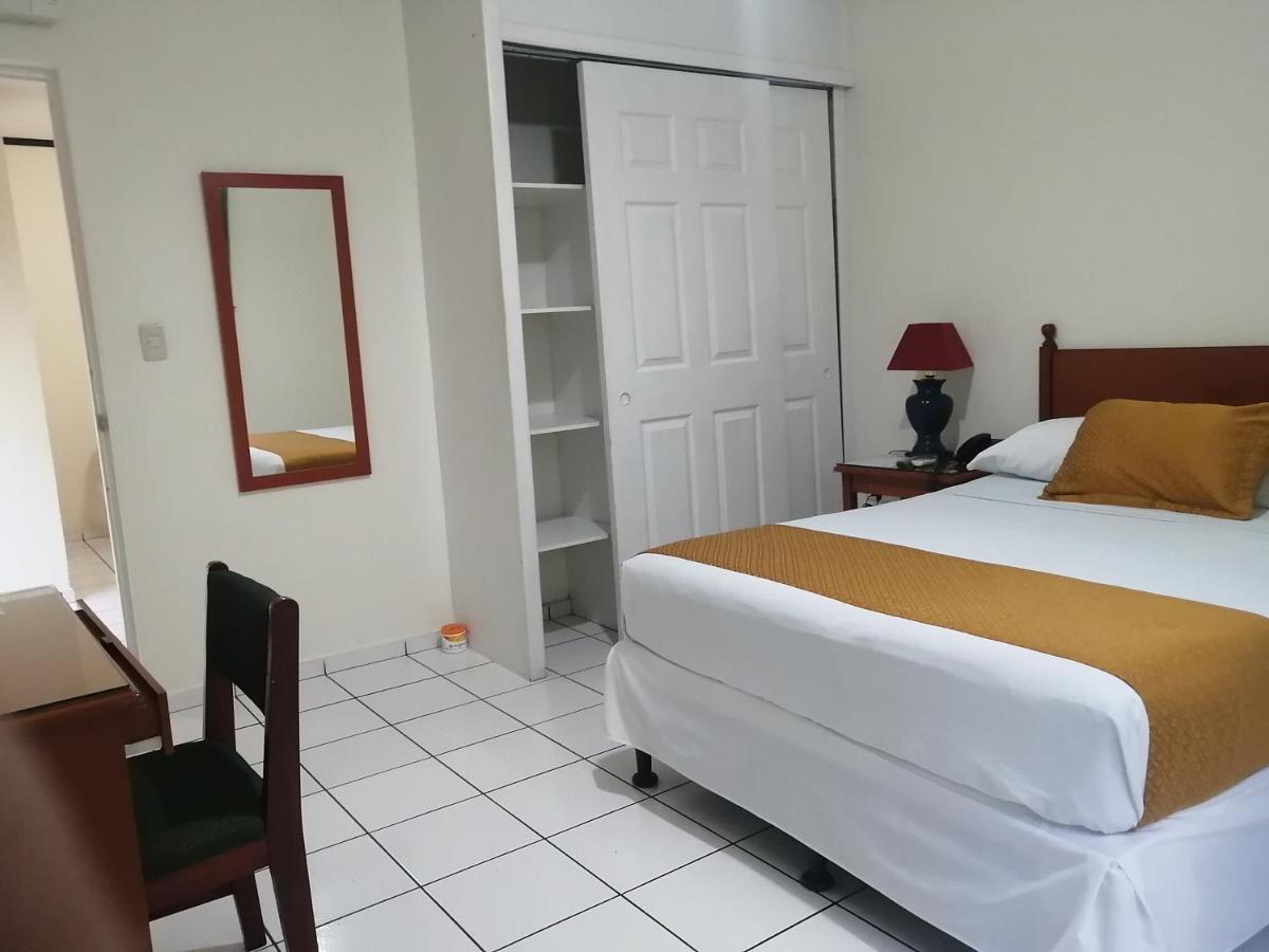Hotel Villa Serena San Benito 圣萨尔瓦多 外观 照片