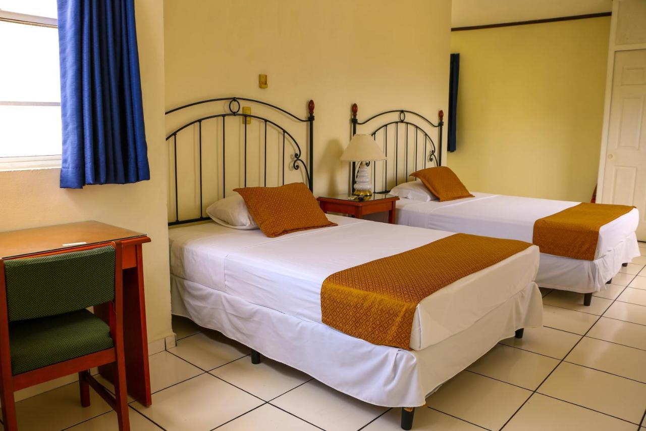 Hotel Villa Serena San Benito 圣萨尔瓦多 外观 照片