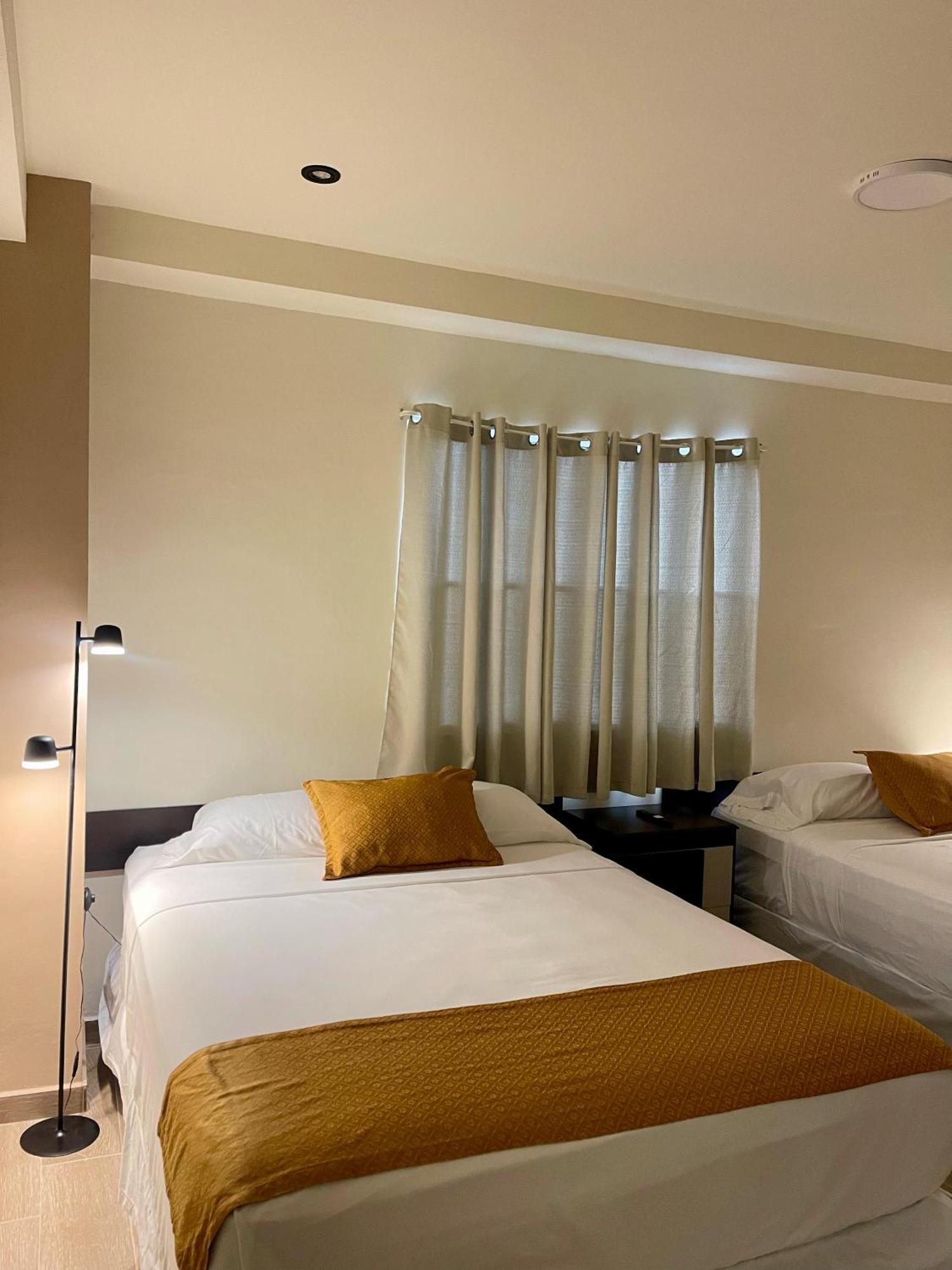 Hotel Villa Serena San Benito 圣萨尔瓦多 外观 照片