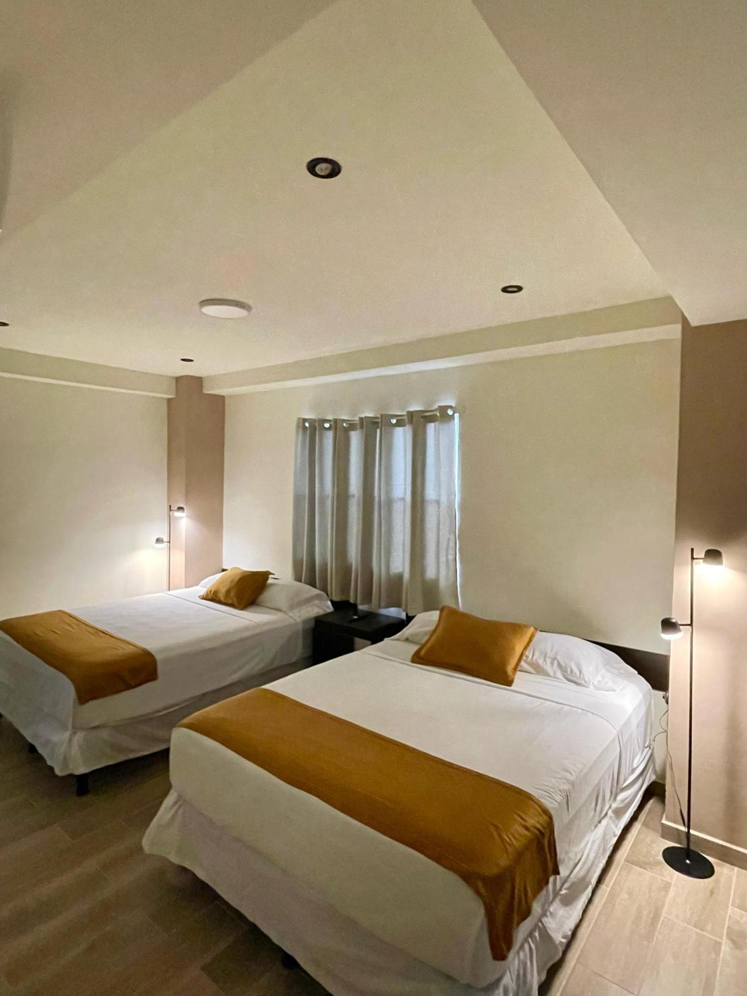 Hotel Villa Serena San Benito 圣萨尔瓦多 外观 照片